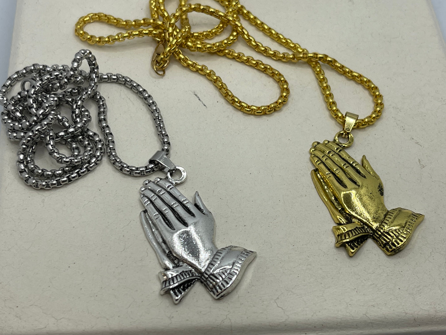 Hamsa pray Necklaces with chain 18"