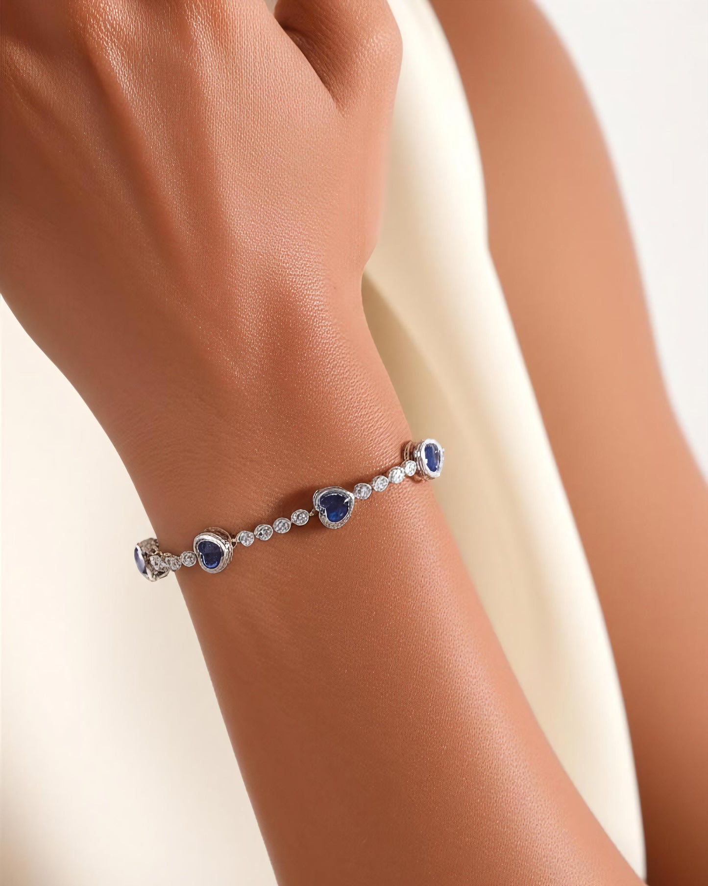 Tennis bracelet heart pave zirconia 7.5" plus extension - Blue
