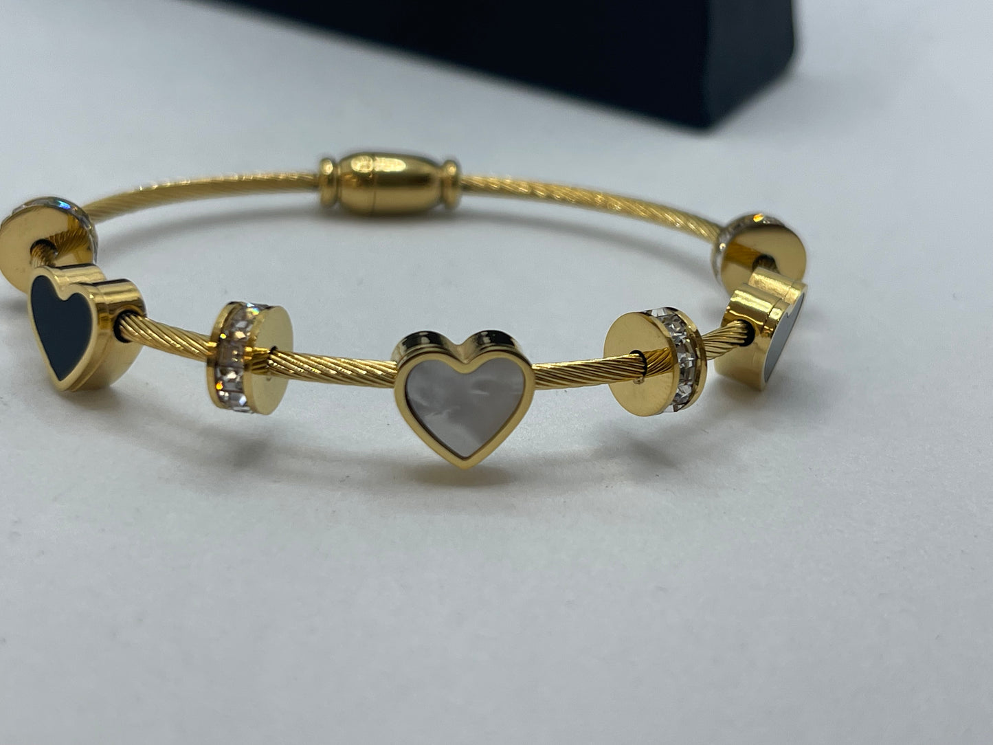 Wire magnet bangle charms