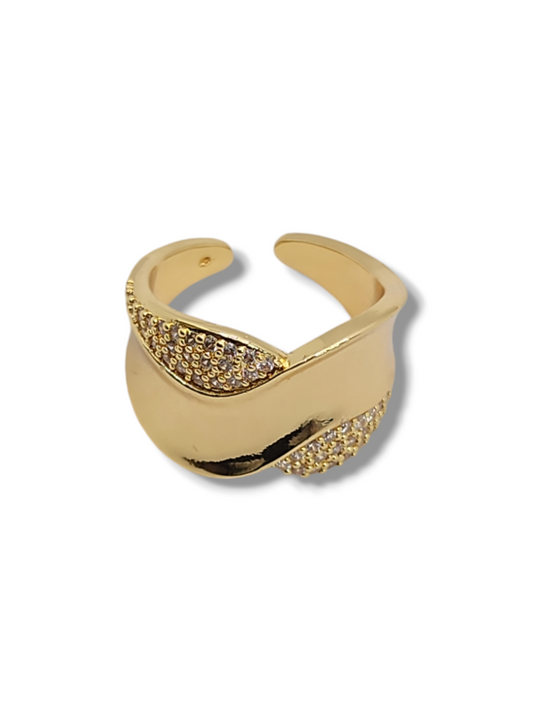 Chunky ring infinity pave